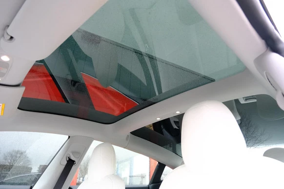 Tesla Model 3 - Afbeelding 28 van 30