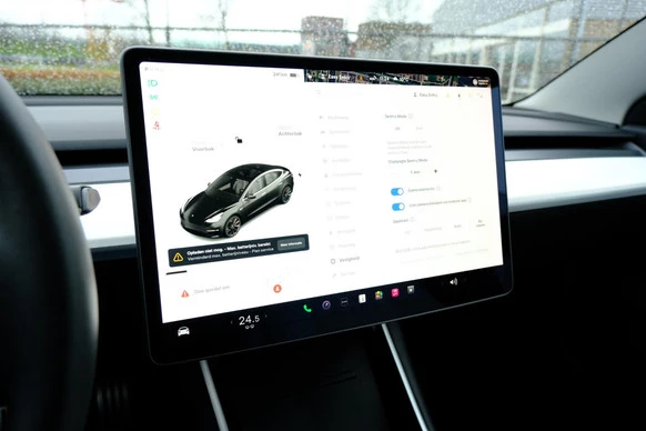 Tesla Model 3 - Afbeelding 21 van 30