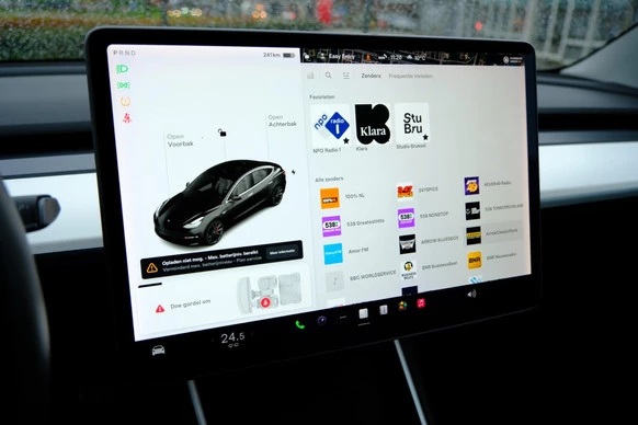 Tesla Model 3 - Afbeelding 25 van 30
