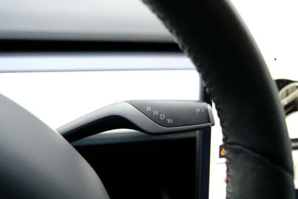 Tesla Model 3 - Afbeelding 28 van 30