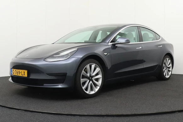Tesla Model 3 - Afbeelding 1 van 28