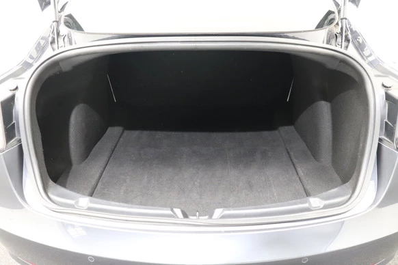 Tesla Model 3 - Afbeelding 14 van 28