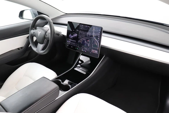 Tesla Model 3 - Afbeelding 16 van 28