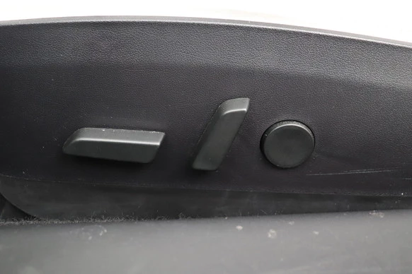 Tesla Model 3 - Afbeelding 17 van 28