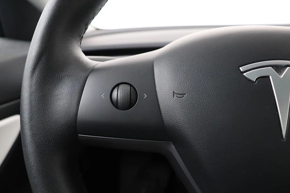 Tesla Model 3 - Afbeelding 20 van 28