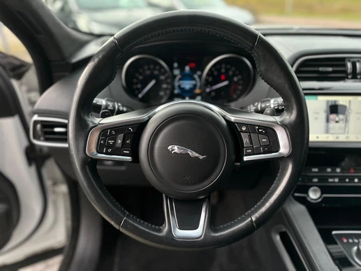 Jaguar F-PACE - Afbeelding 28 van 30