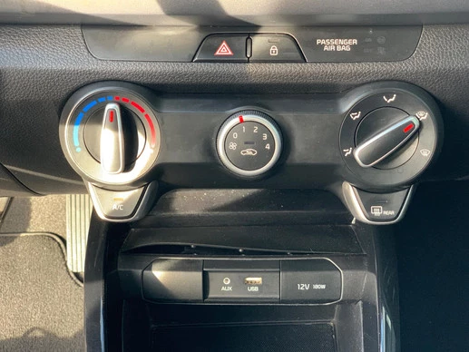 Kia Rio - Afbeelding 10 van 19