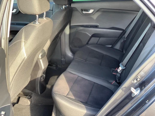 Kia Rio - Afbeelding 14 van 19