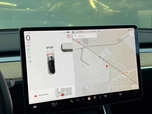 Tesla Model 3 - Afbeelding 11 van 14