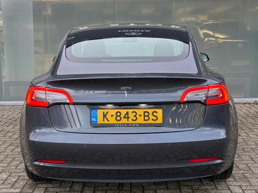 Tesla Model 3 - Afbeelding 3 van 14