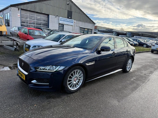 Jaguar XE - Afbeelding 1 van 30