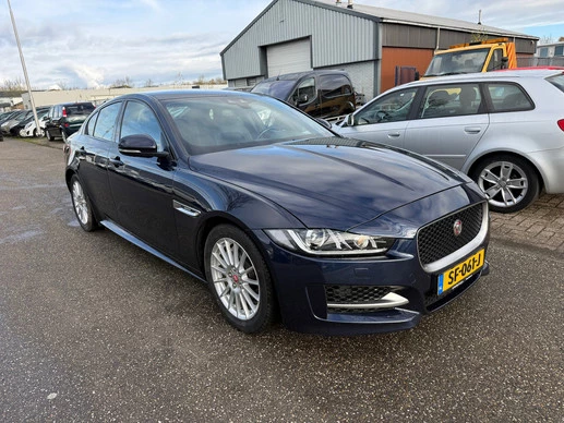 Jaguar XE - Afbeelding 2 van 30