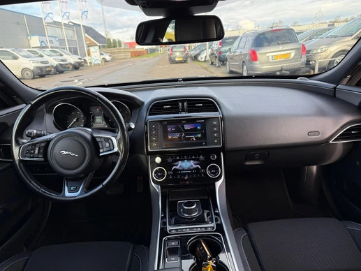 Jaguar XE - Afbeelding 6 van 30