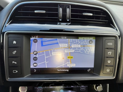 Jaguar XE - Afbeelding 11 van 30