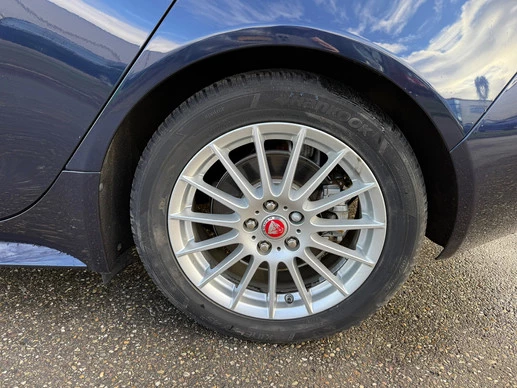 Jaguar XE - Afbeelding 14 van 30