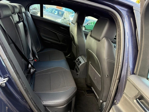 Jaguar XE - Afbeelding 17 van 30