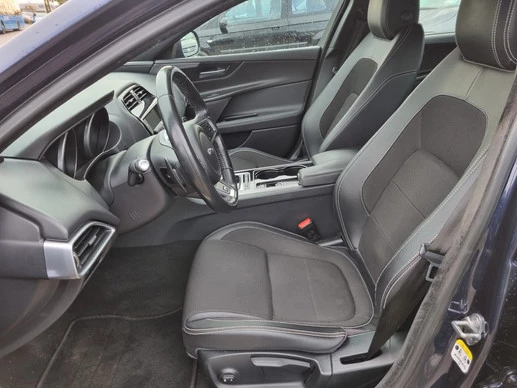 Jaguar XE - Afbeelding 6 van 30