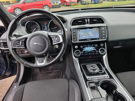 Jaguar XE - Afbeelding 7 van 30