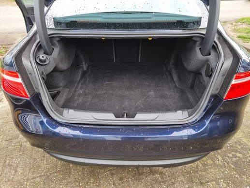 Jaguar XE - Afbeelding 8 van 30