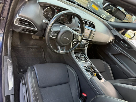 Jaguar XE - Afbeelding 20 van 30
