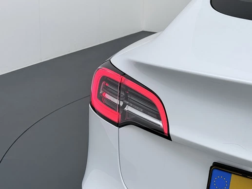 Tesla Model 3 - Afbeelding 6 van 30