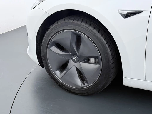 Tesla Model 3 - Afbeelding 9 van 30