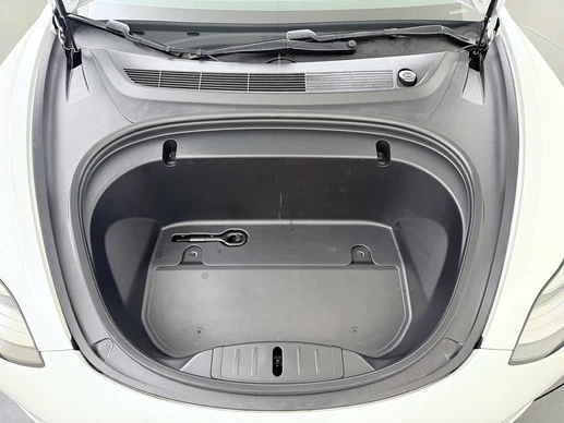 Tesla Model 3 - Afbeelding 13 van 30