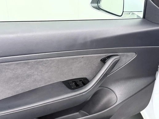 Tesla Model 3 - Afbeelding 14 van 30
