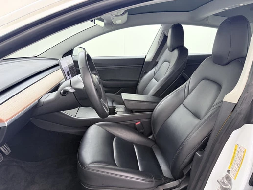 Tesla Model 3 - Afbeelding 16 van 30