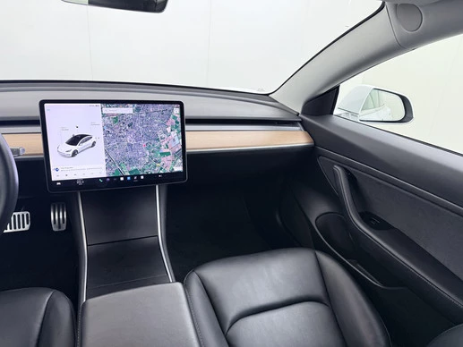 Tesla Model 3 - Afbeelding 24 van 30