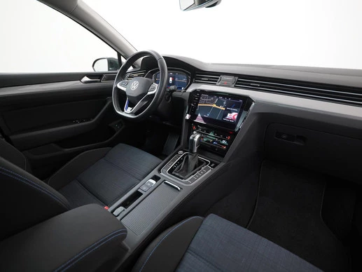 Volkswagen Passat - Afbeelding 2 van 30