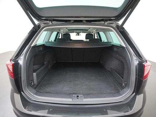 Volkswagen Passat - Afbeelding 27 van 30