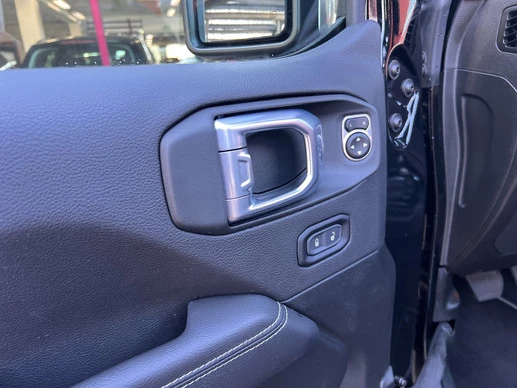 Jeep Wrangler - Afbeelding 15 van 30