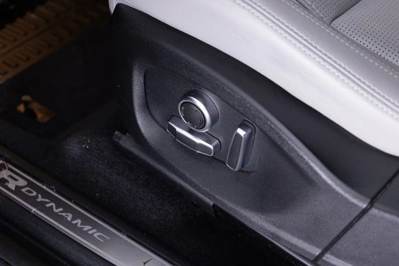 Jaguar E-PACE - Afbeelding 12 van 30