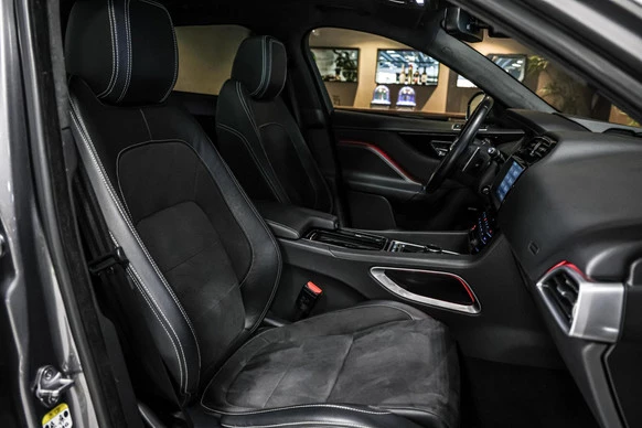 Jaguar F-PACE - Afbeelding 15 van 30