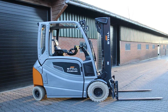 Still  - Afbeelding 1 van 15