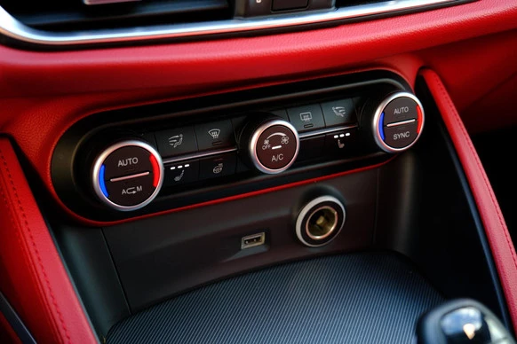 Alfa Romeo Stelvio - Afbeelding 13 van 30