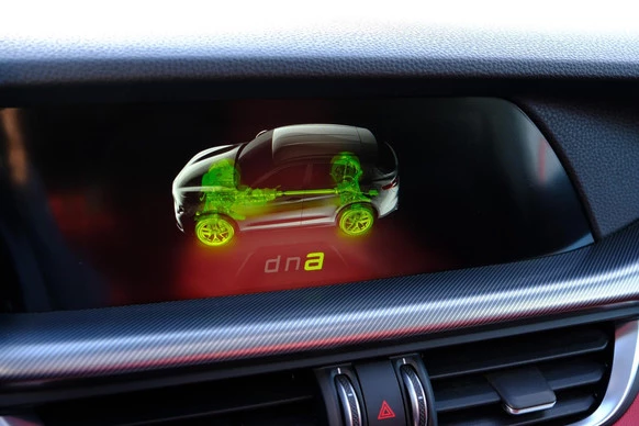 Alfa Romeo Stelvio - Afbeelding 27 van 30