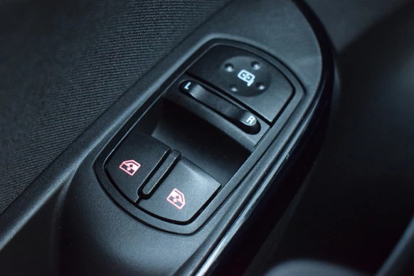 Opel Corsa - Afbeelding 25 van 30