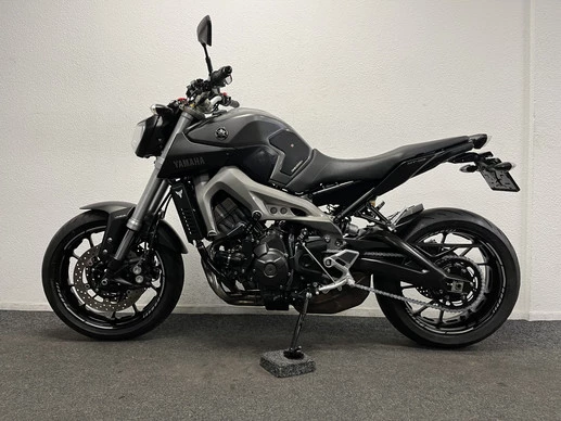Yamaha MT 09 - Afbeelding 13 van 22