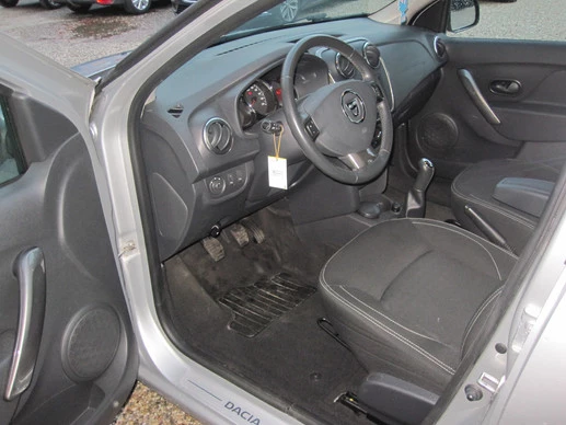 Dacia Logan - Afbeelding 9 van 25