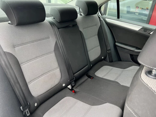 Volkswagen Jetta - Afbeelding 14 van 15