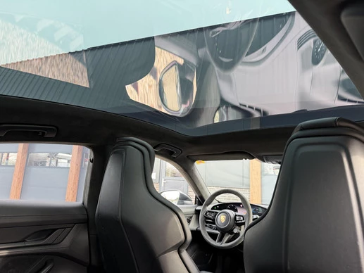Porsche Taycan - Afbeelding 26 van 28