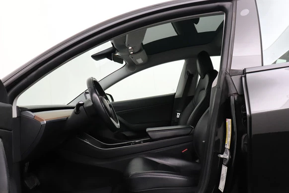 Tesla Model 3 - Afbeelding 8 van 22