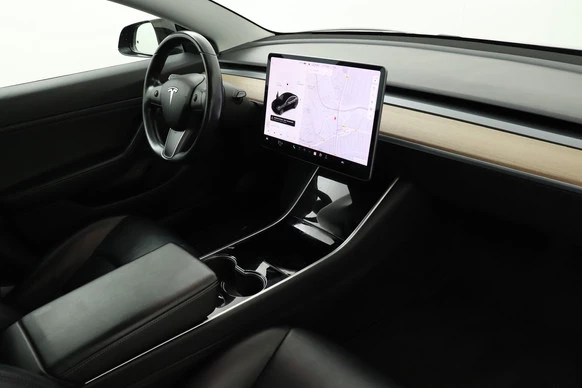 Tesla Model 3 - Afbeelding 15 van 22