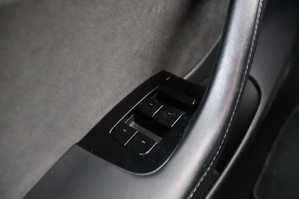 Tesla Model 3 - Afbeelding 16 van 22