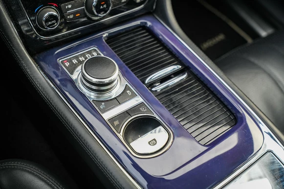 Jaguar XJ - Afbeelding 14 van 30