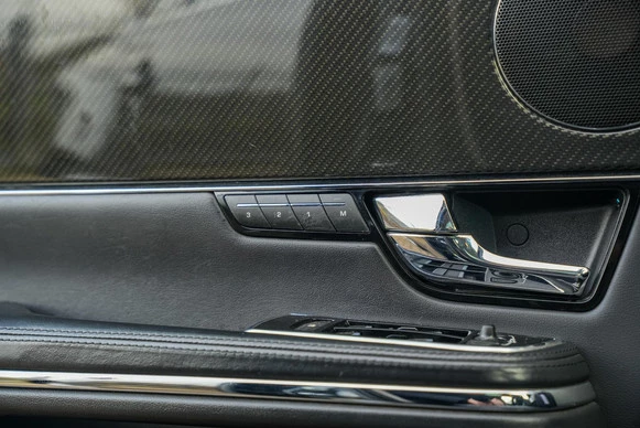 Jaguar XJ - Afbeelding 24 van 30