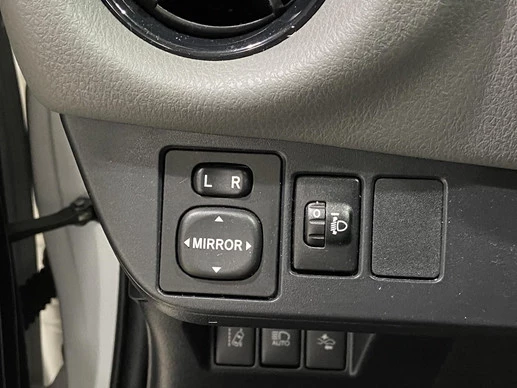 Toyota Yaris - Afbeelding 28 van 30