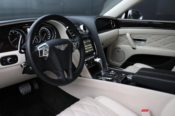 Bentley Flying Spur - Afbeelding 15 van 30